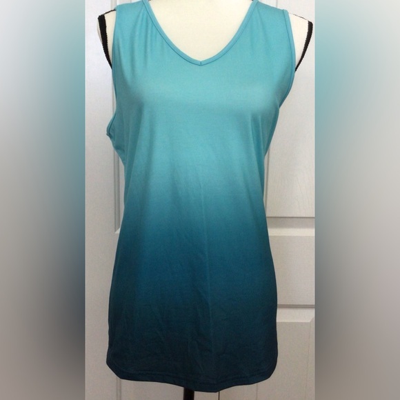 Ombré sleeveless top - Picture 3 of 6